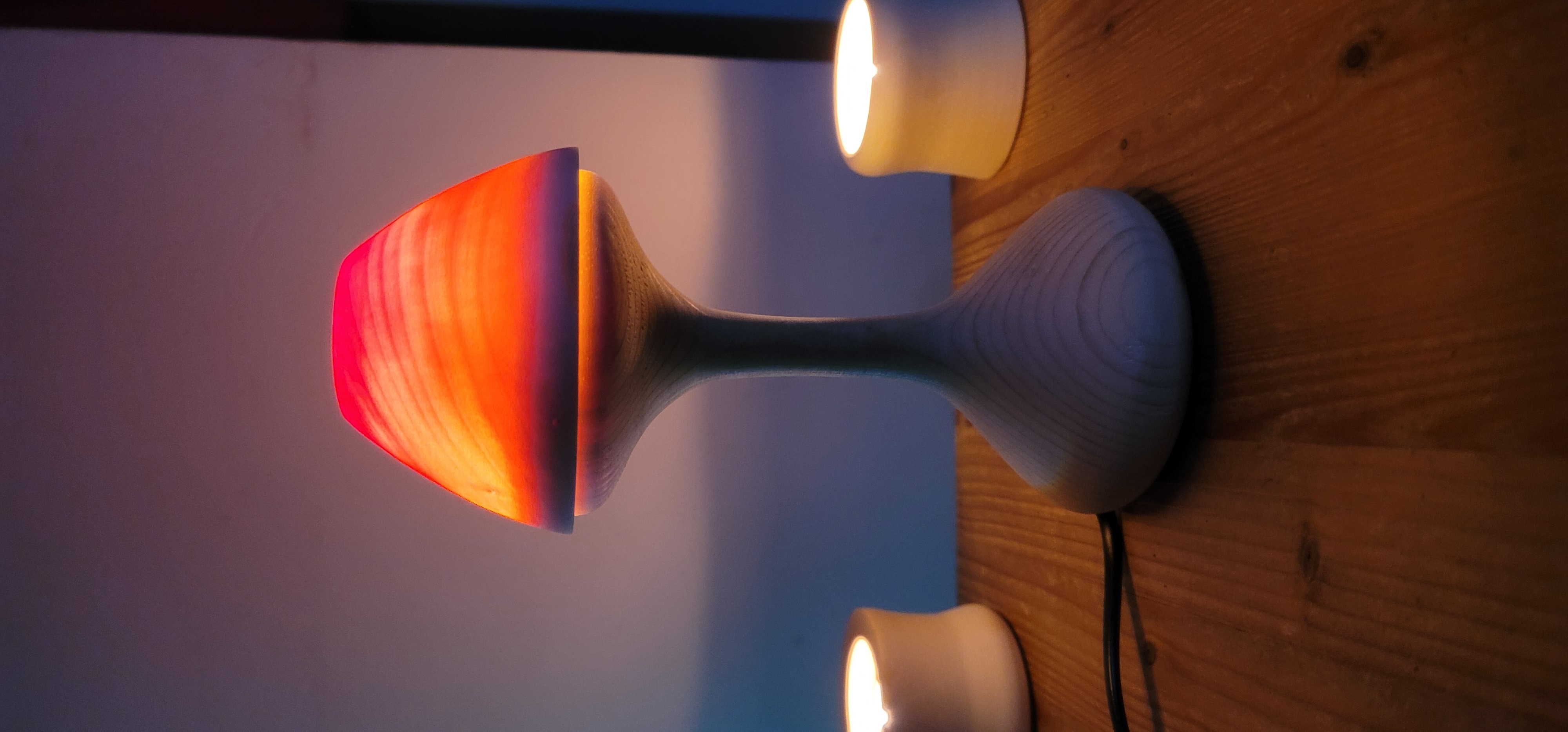 Lampe artisanale en bois